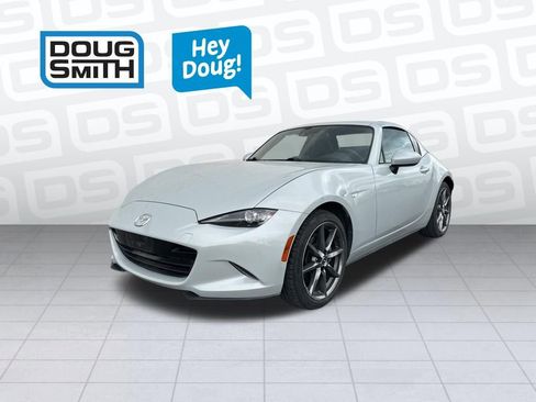 Used 2017 MAZDA MX-5 Miata RF Grand Touring image 3