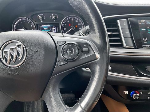 Used 2019 Buick Enclave Essence image 16