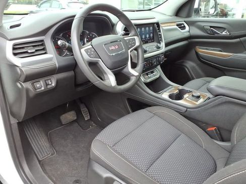 Used 2023 GMC Acadia SLE AWD/4WD image 13