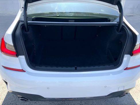 Used 2022 BMW 330i Sedan w/ M Sport Package RWD image 18