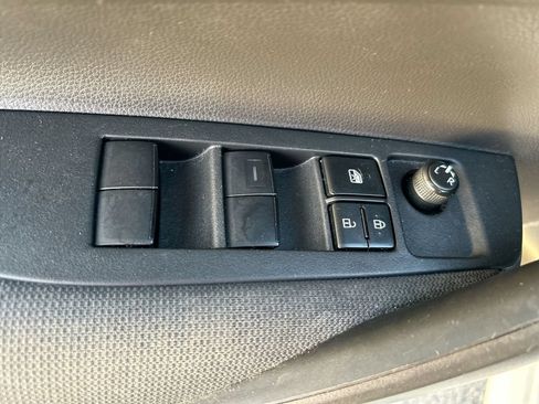 Used 2022 Toyota Corolla LE FWD image 12