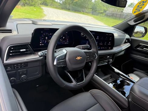 Certified 2025 Chevrolet Tahoe Premier RWD image 4