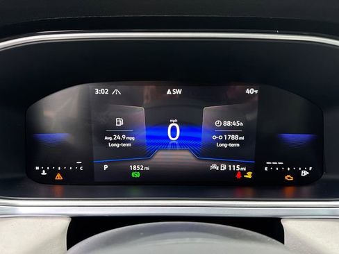 Certified 2025 Volkswagen Taos SE w/ Panoramic Sunroof Package image 17