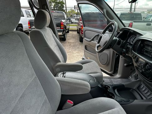 Used 2005 Toyota Sequoia SR5 image 21