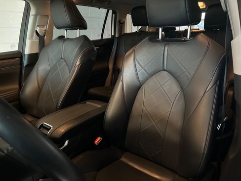 Used 2022 Toyota Highlander Platinum image 14