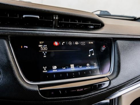 Used 2018 Cadillac XT5 FWD image 29
