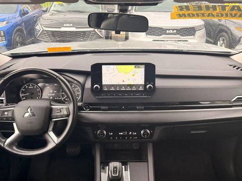 Used 2024 Mitsubishi Outlander FWD image 16
