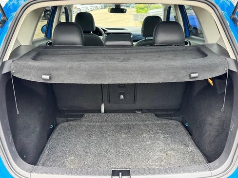 Used 2022 Volkswagen Taos SE w/ Panoramic Sunroof Package FWD image 5