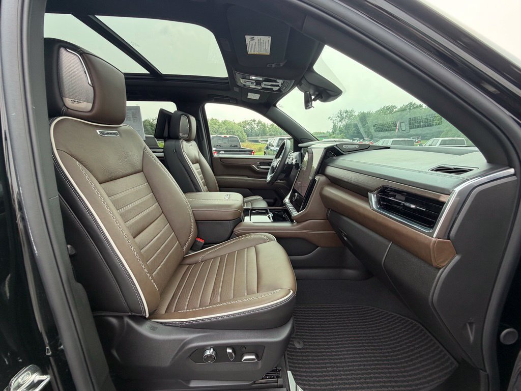 Used 2026 GMC Yukon Denali Ultimate AWD/4WD image 25