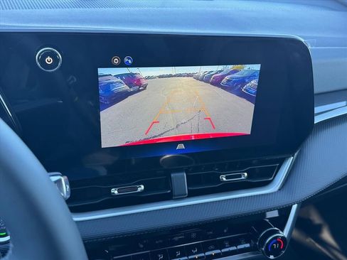 New 2026 Chevrolet Equinox LT w/ Convenience Package II image 10