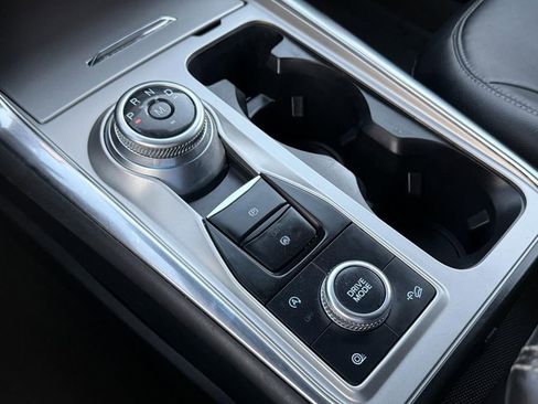 Used 2020 Ford Explorer XLT w/ Equipment Group 202A image 24