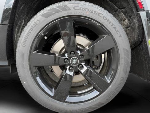 New 2025 Land Rover Defender 90 V8 image 11