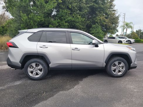 Used 2022 Toyota RAV4 XLE image 8