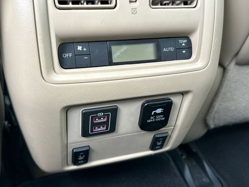 Used 2018 Nissan Pathfinder Platinum image 24