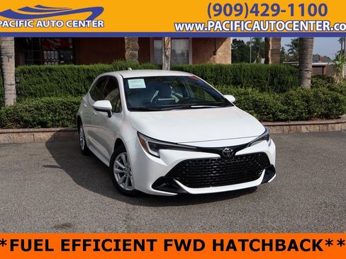 Used 2025 Toyota Corolla SE image 1