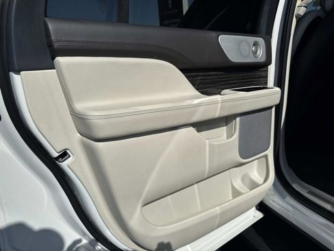 Used 2022 Lincoln Navigator L Black Label image 17