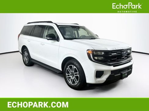 Used 2025 Ford Expedition Active AWD/4WD image 1