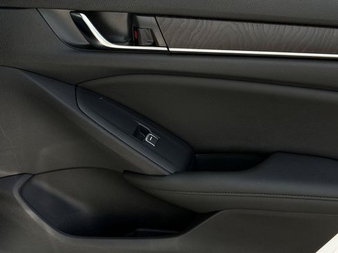 Used 2019 Honda Accord EX-L image 25