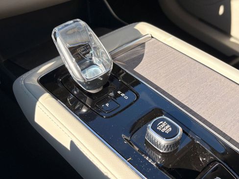 New 2026 Volvo XC90 B6 Ultra image 19