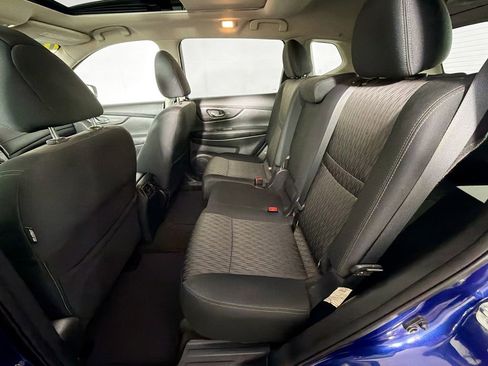 Used 2018 Nissan Rogue SV AWD/4WD image 23