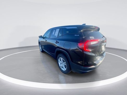 Used 2024 GMC Terrain SLE image 6