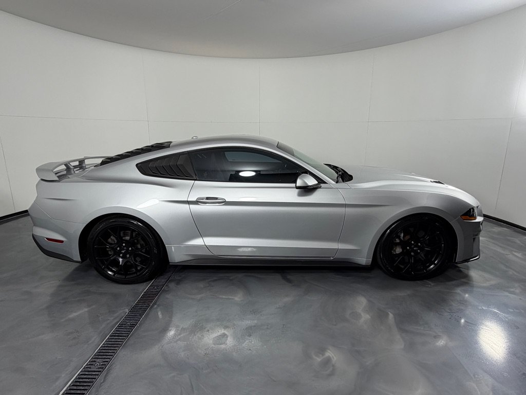 Used 2018 Ford Mustang Premium w/ Ecoboost Performance Package RWD image 4