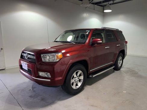 Used 2013 Toyota 4Runner SR5 w/ Premium Pkg w/3rd Row Seat AWD/4WD image 3