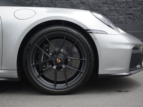 Certified 2026 Porsche 911 Targa 4 GTS AWD/4WD image 34