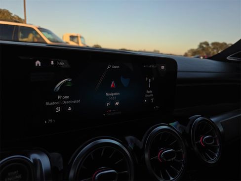 Used 2021 Mercedes-Benz GLB 35 AMG 4MATIC image 20