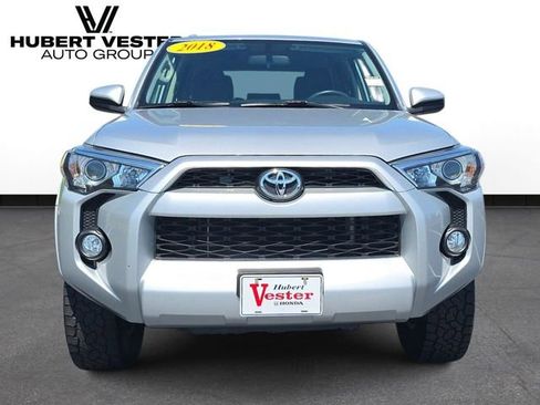 Used 2018 Toyota 4Runner SR5 AWD/4WD image 3