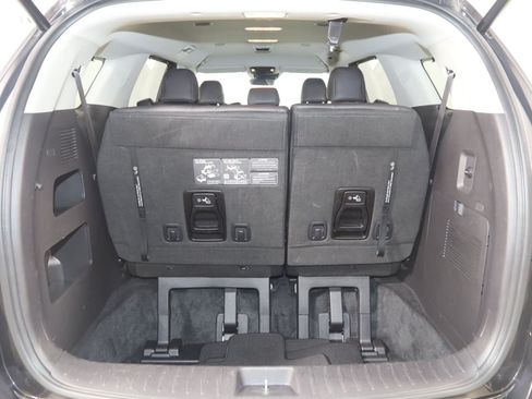 Used 2024 Kia Carnival EX FWD image 51