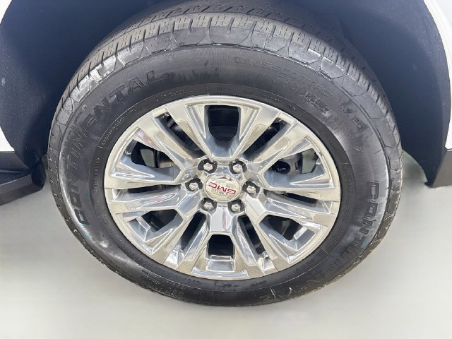 Used 2025 GMC Yukon XL Denali RWD image 36