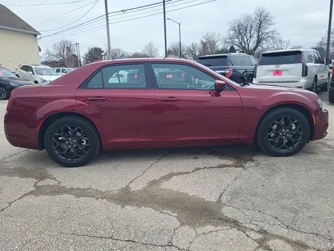 Used 2019 Chrysler 300 S image 13