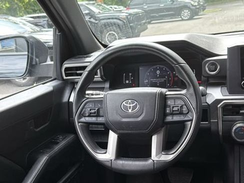 Certified 2025 Toyota 4Runner SR5 AWD/4WD image 22
