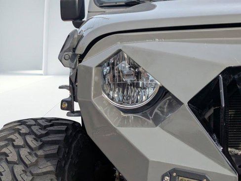 Certified 2021 Jeep Gladiator Sport image 8