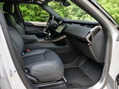 Used 2026 Land Rover Range Rover Sport SE AWD/4WD image 49