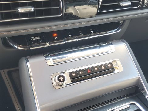 New 2026 Lincoln Aviator AWD image 21