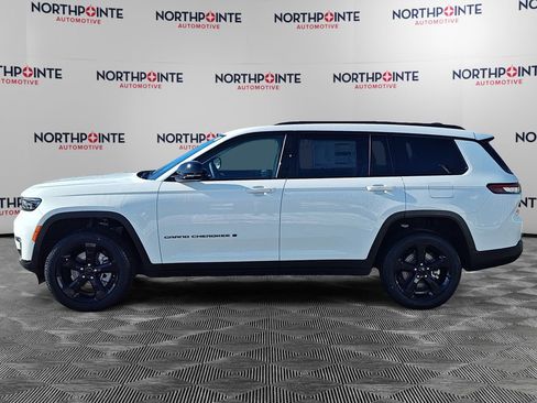 New 2025 Jeep Grand Cherokee L Limited w/ Black Appearance Package AWD/4WD image 3