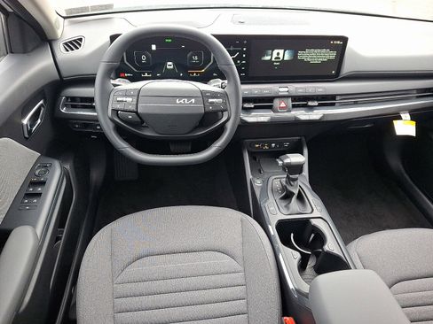 New 2025 Kia K4 EX image 7