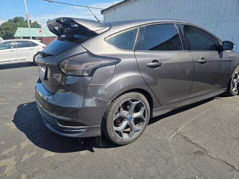 Used 2015 Ford Focus ST w/ Equipment Group 401A FWD image 3