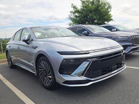 New 2026 Hyundai Sonata SEL FWD image 1