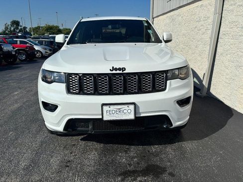 Used 2020 Jeep Grand Cherokee Altitude AWD/4WD image 11