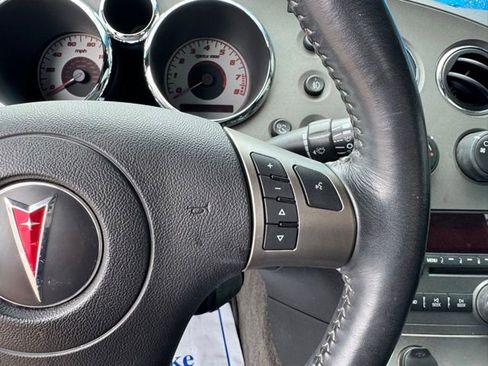 Used 2006 Pontiac Solstice Convertible w/ Premium Package RWD image 10
