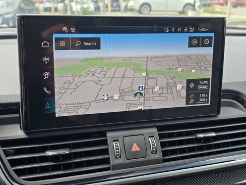 New 2025 Audi SQ5 Prestige image 28