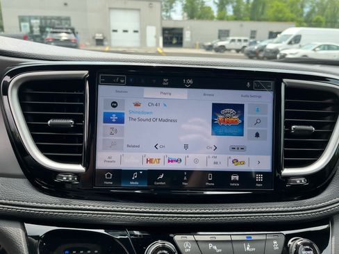 New 2027 Chrysler Pacifica Select w/ Family Tech Group FWD image 15