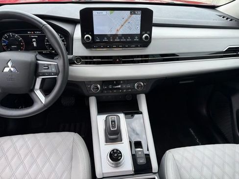 Used 2023 Mitsubishi Outlander SEL FWD image 18