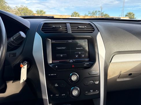Used 2014 Ford Explorer XLT w/ Equipment Group 202A image 17