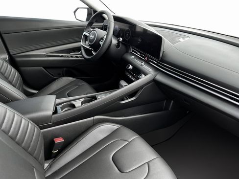 New 2025 Hyundai Elantra Limited FWD image 15