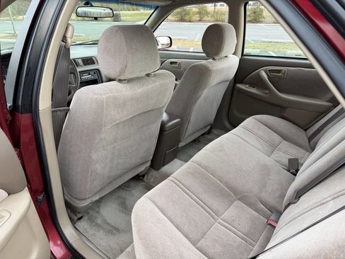 Used 1998 Toyota Camry LE image 30