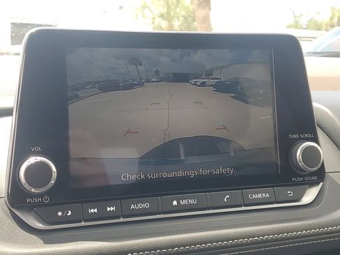 Certified 2023 Nissan Rogue SV FWD image 29